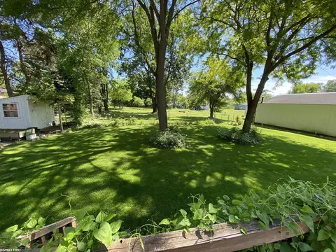 Exterior - 11409 Jeddo, Brockway, MI 48097 photo 3 of 7