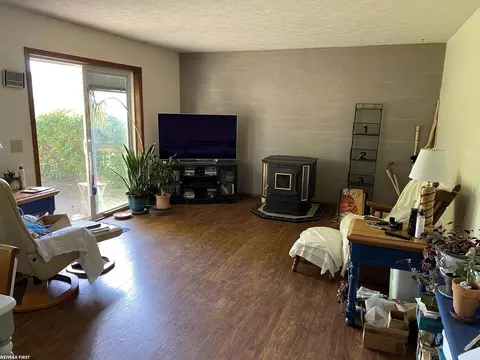 Living - 11409 Jeddo, Brockway, MI 48097 photo 2 of 2