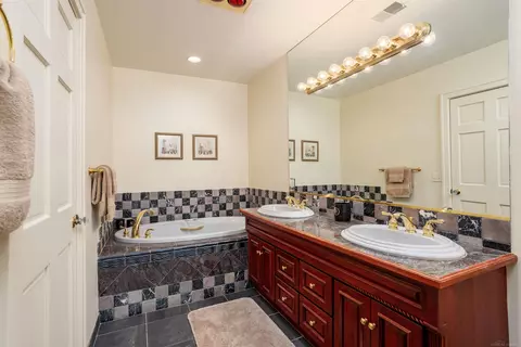 1427 Yorkshire, Grosse Pointe Park, MI 48230 photo 27