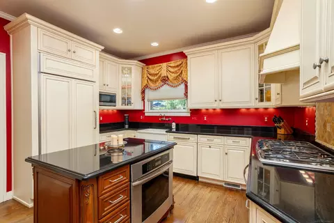 1427 Yorkshire, Grosse Pointe Park, MI 48230 photo 16