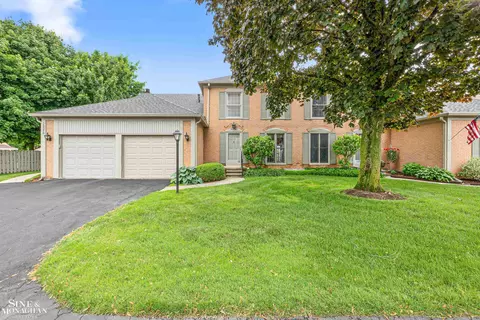 33372 Jefferson, Saint Clair Shores, MI 48082
