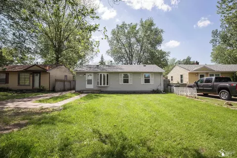 14188 Beech Daly, Taylor, MI 48180