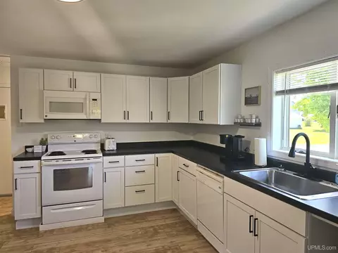Kitchen - 1070 Ahmeek, Mohawk, MI 49950 photo 2 of 2