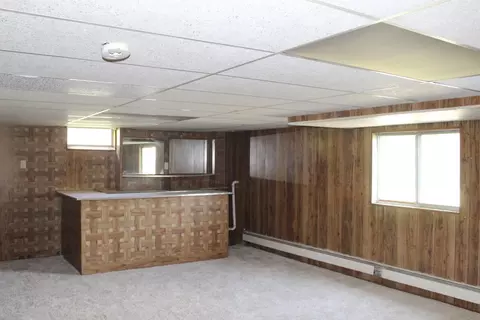 Living - 2383 Tandy, Flint, MI 48532 photo 4 of 5