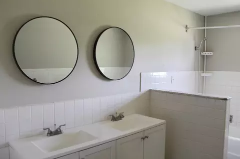 Bath - 2383 Tandy, Flint, MI 48532 photo 4 of 8