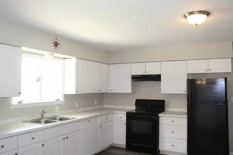 Kitchen - 2383 Tandy, Flint, MI 48532 photo 2 of 2