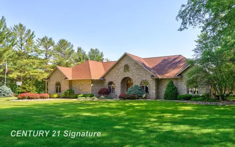 5600 N N Riv, Freeland, MI 48623