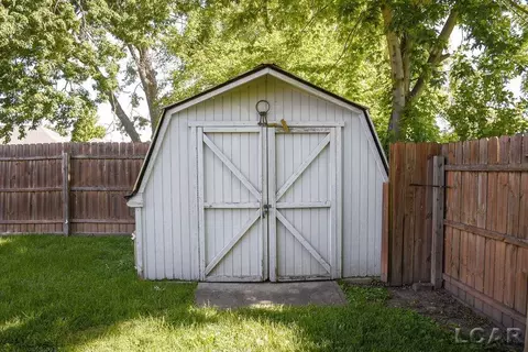 733 Oak, Adrian, MI 49221 photo 5