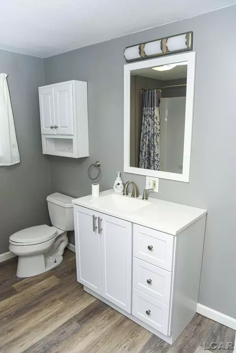 733 Oak, Adrian, MI 49221 photo 22