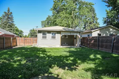 733 Oak, Adrian, MI 49221 photo 4