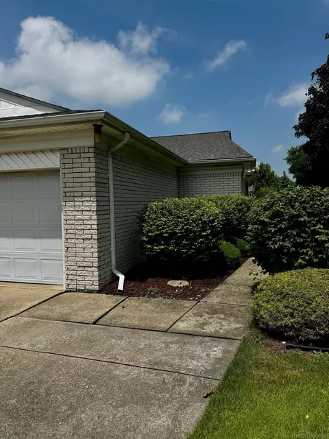 31942 Mark Adam Lange, Warren, MI 48093