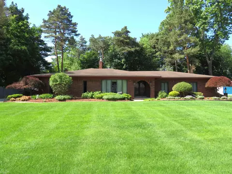 53649 Lambeth, Shelby Township, MI 48316