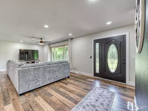10015 Secor, Temperance, MI 48182 photo 4