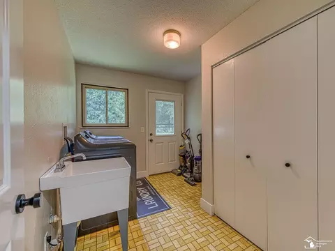 10015 Secor, Temperance, MI 48182 photo 24