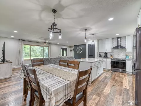 10015 Secor, Temperance, MI 48182 photo 11