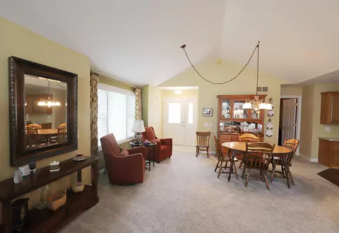 7156 Burning Bush, Flushing, MI 48433 photo 2