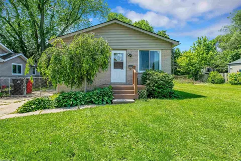 28223 Felician, Roseville, MI 48066