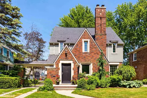 1382 Harvard, Grosse Pointe Park, MI 48230
