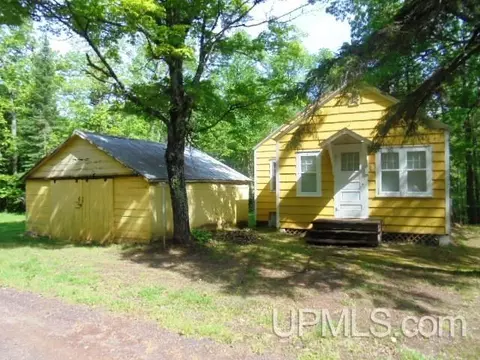 136 Hoop N Holler, Merriweather, MI 49910