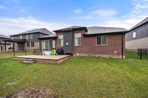 19072 Brighton, Macomb, MI 48042 photo 28