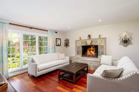Living - 4 Lakeside, Grosse Pointe, MI 48230 photo 1 of 4