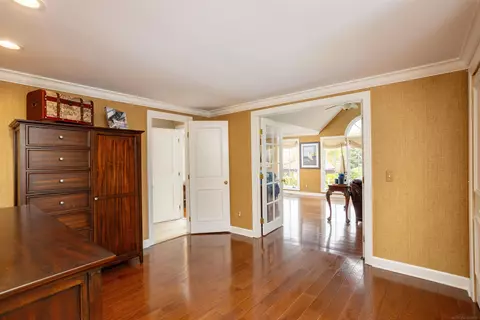 Entry Way - 4 Lakeside, Grosse Pointe, MI 48230 photo 3 of 5