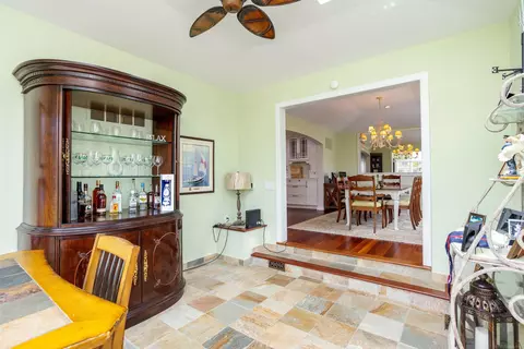 Dining - 4 Lakeside, Grosse Pointe, MI 48230 photo 3 of 3