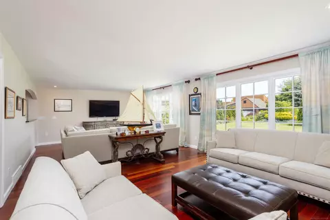 Living - 4 Lakeside, Grosse Pointe, MI 48230 photo 3 of 4