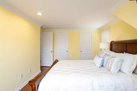 Bedroom - 4 Lakeside, Grosse Pointe, MI 48230 photo 5 of 11