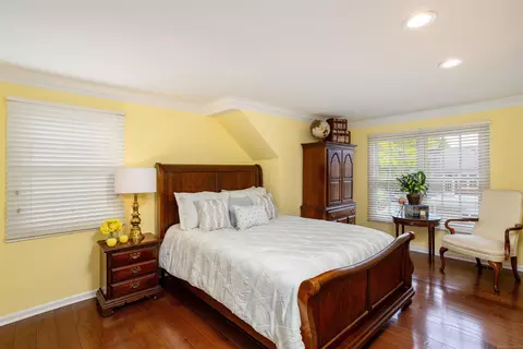 Bedroom - 4 Lakeside, Grosse Pointe, MI 48230 photo 4 of 11