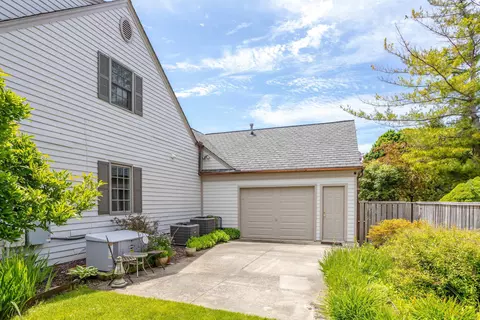 Exterior - 4 Lakeside, Grosse Pointe, MI 48230 photo 8 of 18
