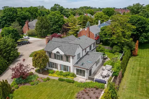 View/Area - 4 Lakeside, Grosse Pointe, MI 48230 photo 2 of 9