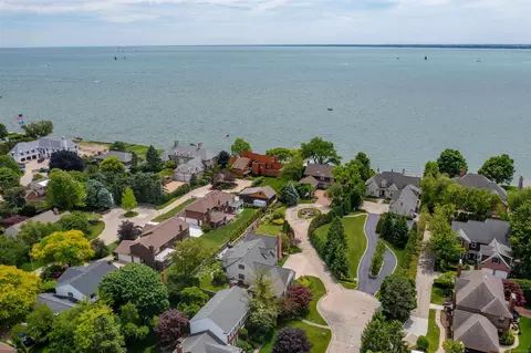 View/Area - 4 Lakeside, Grosse Pointe, MI 48230 photo 5 of 9