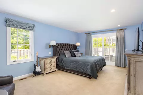 Bedroom - 4 Lakeside, Grosse Pointe, MI 48230 photo 1 of 11