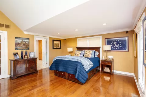 Bedroom - 4 Lakeside, Grosse Pointe, MI 48230 photo 8 of 11