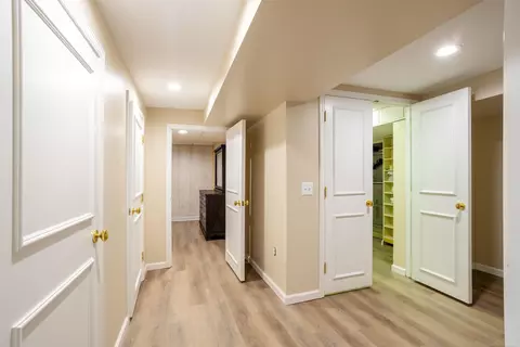 Entry Way - 4 Lakeside, Grosse Pointe, MI 48230 photo 5 of 5
