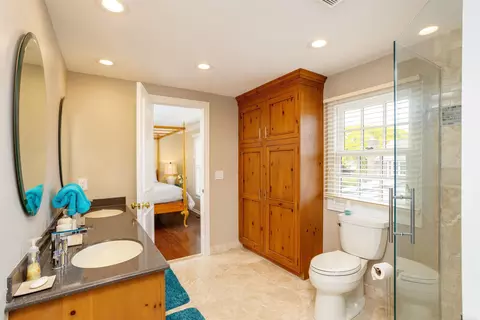 Bath - 4 Lakeside, Grosse Pointe, MI 48230 photo 7 of 8