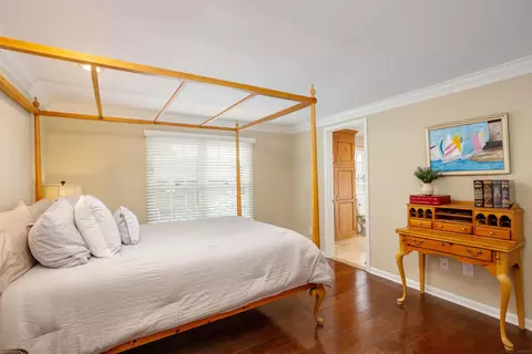 Bedroom - 4 Lakeside, Grosse Pointe, MI 48230 photo 6 of 11