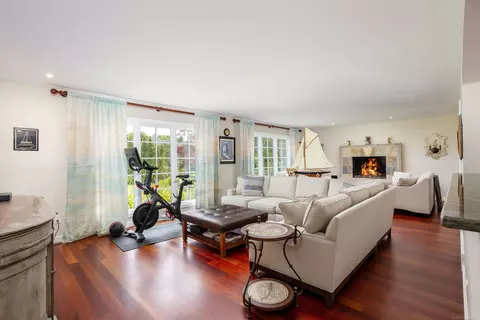 Living - 4 Lakeside, Grosse Pointe, MI 48230 photo 2 of 4