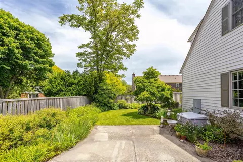 Exterior - 4 Lakeside, Grosse Pointe, MI 48230 photo 9 of 18