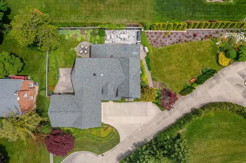 View/Area - 4 Lakeside, Grosse Pointe, MI 48230 photo 3 of 9