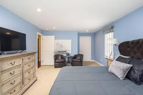 Bedroom - 4 Lakeside, Grosse Pointe, MI 48230 photo 2 of 11