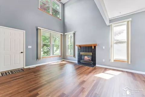 Living - 26201 King, Romulus, MI 48174 photo 2 of 3