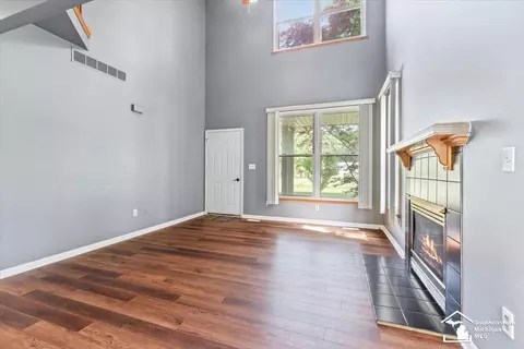 Living - 26201 King, Romulus, MI 48174 photo 3 of 3