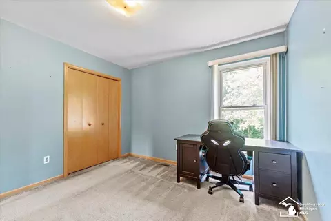 Bedroom - 26201 King, Romulus, MI 48174 photo 2 of 6