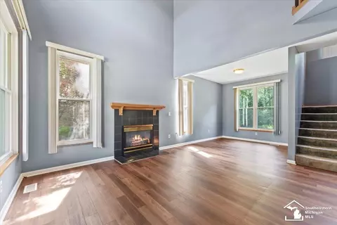Living - 26201 King, Romulus, MI 48174 photo 1 of 3