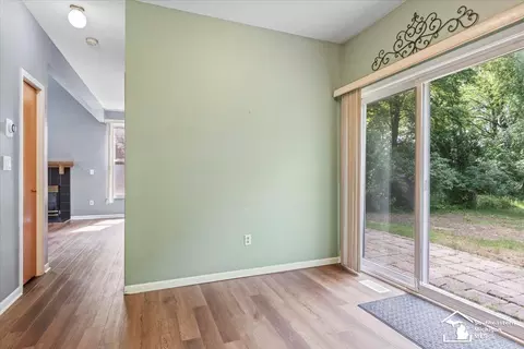 Entry Way - 26201 King, Romulus, MI 48174 photo 2 of 3
