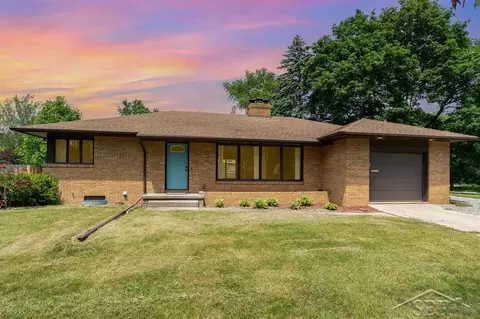 4001 Sudbury, Midland, MI 48642