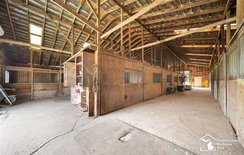 Entry Way - 187 E Newburg, Carleton, MI 48117 photo 1 of 2