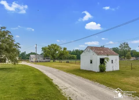 Exterior - 187 E Newburg, Carleton, MI 48117 photo 4 of 5